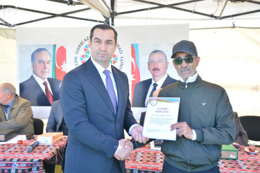 Şamaxı rayonunun füsunkar Qızmeydan kəndində Aşıq İsgəndər Ağbabalının 100 illik yubileyinə həsr edilmiş “Elləroyuğu Yaylaq Festivalı” keçirilib