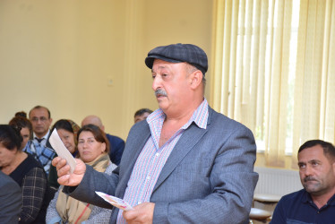 Rayonun Muğanlı kənd sakinləri ilə növbəti səyyar qəbul keçirilib