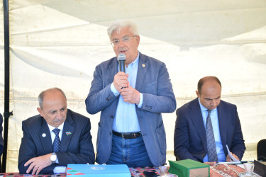 Şamaxı rayonunun füsunkar Qızmeydan kəndində Aşıq İsgəndər Ağbabalının 100 illik yubileyinə həsr edilmiş “Elləroyuğu Yaylaq Festivalı” keçirilib
