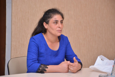 Bahar Muradova Şamaxıda vətəndaşların müraciətlərini dinləyib