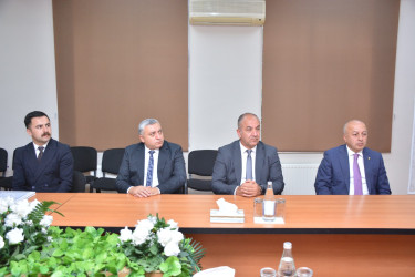 Energetiklər Günü münasibətilə Şamaxı Rayon İcra Hakimiyyətinin inzibati binasında “Şimal-Qərb” Regional Enerji Təchizat və Satış İdarəsinin Şamaxı Elektrik Şəbəkəsinin əməkdaşları ilə görüş keçirilib