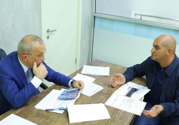 Azərbaycan Dövlət Su Ehtiyatları Agentliyinin sədri Şamaxıda vətəndaşları qəbul edib