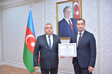 Energetiklər Günü münasibətilə Şamaxı Rayon İcra Hakimiyyətinin inzibati binasında “Şimal-Qərb” Regional Enerji Təchizat və Satış İdarəsinin Şamaxı Elektrik Şəbəkəsinin əməkdaşları ilə görüş keçirilib