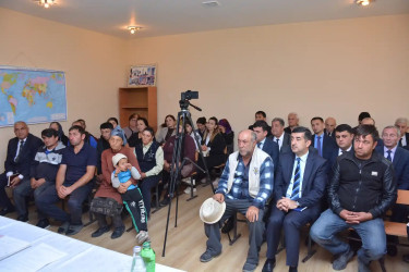 Rayon İcra Hakimiyyəti başçısının növbəti səyyar qəbulu rayonun Günəşli kənd sakinləri ilə keçirilib