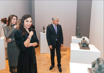 Berlində MAMA “Ana təbiət” beynəlxalq incəsənət sərgisi çərçivəsində Aprel döyüşlərinin şəhidi Samir Kaçayevin “Yarımçıq qalmış, lakin əbədi” adlı sərgisi keçirilib