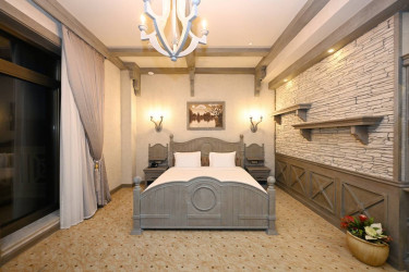 İlham Əliyev və birinci xanım Mehriban Əliyeva Şamaxıda “Pirqulu Park” hotelinin açılışında iştirak ediblər
