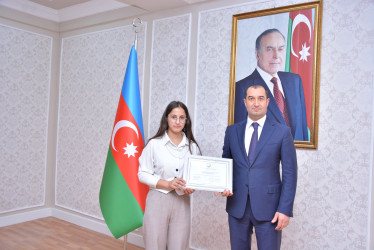 Sentyabrın 8-də ali təhsil müəssisələrinə qəbul imtahanlarında yüksək nəticə göstərən gənclərlə görüş keçirilib