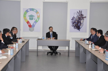 Nazir müavini Həsən Həsənli Şamaxıda müəllim və valideynlərlə görüşüb