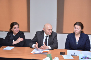 “Gender əsaslı zorakılığa qarşı mübarizə” mövzusunda dəyirmi masa keçirilib