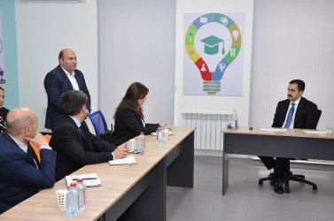 Nazir müavini Həsən Həsənli Şamaxıda müəllim və valideynlərlə görüşüb