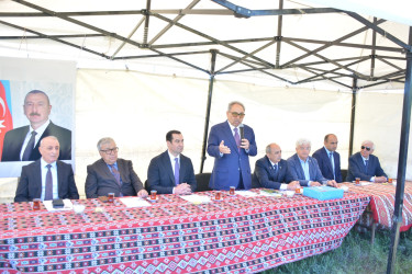 Şamaxı rayonunun füsunkar Qızmeydan kəndində Aşıq İsgəndər Ağbabalının 100 illik yubileyinə həsr edilmiş “Elləroyuğu Yaylaq Festivalı” keçirilib
