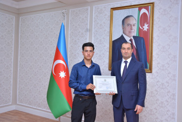 Sentyabrın 8-də ali təhsil müəssisələrinə qəbul imtahanlarında yüksək nəticə göstərən gənclərlə görüş keçirilib