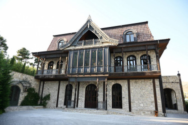 İlham Əliyev Şamaxıda “Nəsimi Bağları” kompleksi ilə tanış olub