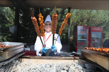 Şamaxının Meysəri kəndində Azərbaycanda ilk dəfə reallaşan Beynəlxalq Barbekü Festivalı keçirilib
