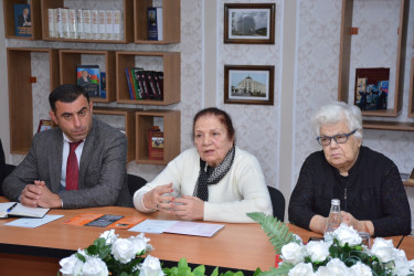 “Gender əsaslı zorakılığa qarşı mübarizə” mövzusunda dəyirmi masa keçirilib