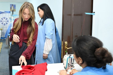 Leyla Əliyeva Şamaxıda sosial tikiş müəssisəsinin fəaliyyəti ilə tanış olub