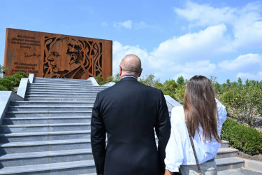 İlham Əliyev Şamaxıda “Nəsimi Bağları” kompleksi ilə tanış olub