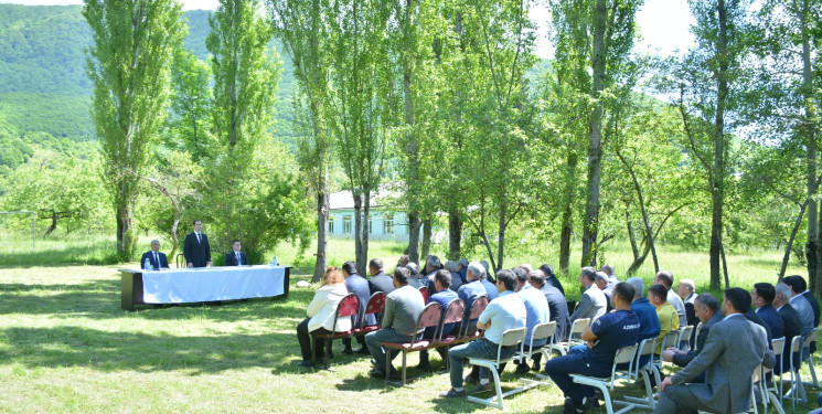 Rayon İcra Hakimiyyəti başçısının növbəti səyyar qəbulu rayonun Sis kənd sakinləri ilə keçirilib