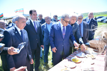 Şamaxı rayonunun füsunkar Qızmeydan kəndində Aşıq İsgəndər Ağbabalının 100 illik yubileyinə həsr edilmiş “Elləroyuğu Yaylaq Festivalı” keçirilib