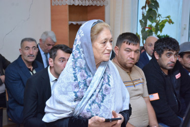 Rayonun Günəşli kənd sakinləri ilə növbəti səyyar qəbul keçirilib