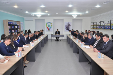 Nazir müavini Həsən Həsənli Şamaxıda müəllim və valideynlərlə görüşüb