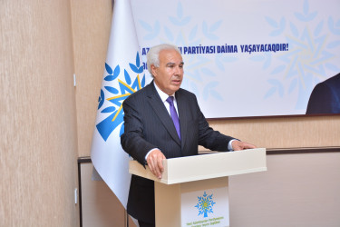 "Şəhərsalma və Memarlıq ili" çərçivəsində “Milli intibahdan müstəqil Azərbaycana: Heydər Əliyev siyasi kursunun başlanğıcı” adlı tədbir keçirilib